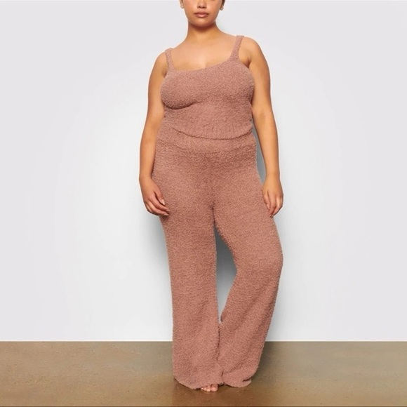 SKIMS Cozy Straight-leg Mid-rise Boucle Knitted Trousers in Rose Clay Sz. S / M - Picture 3 of 12